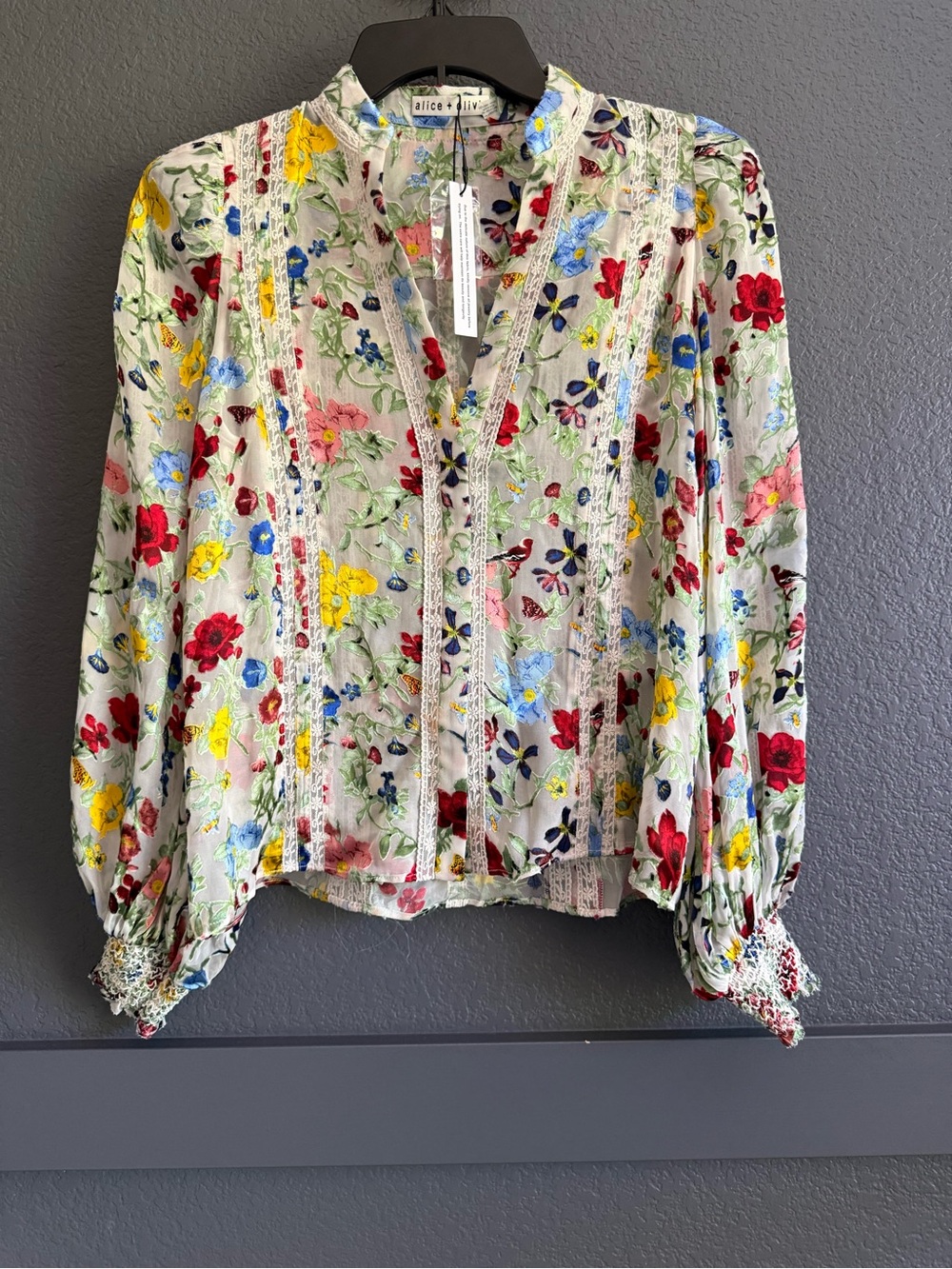 ALICE & OLIVIA • NWT Arlette floral blouse - XS long sleeve - Picture 6 of 10